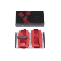Красные шелковые наручники Etherea (LELO)