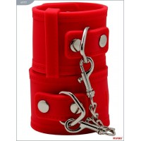 Красные силиконовые наручники с фиксацией