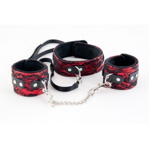 Кружевной набор красного цвета: ошейник и наручники