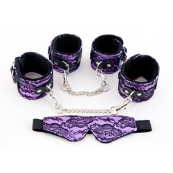 Кружевной набор пурпурного цвета: наручники, оковы и маска
